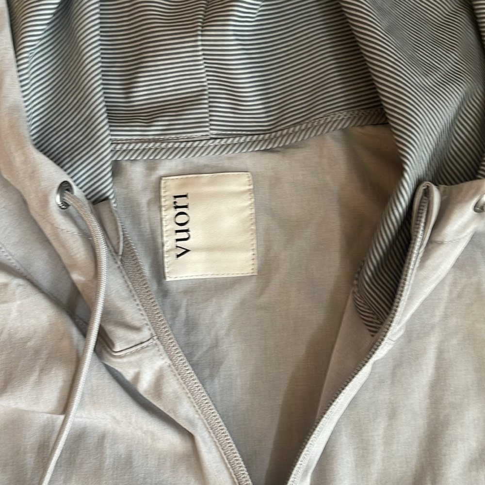 Vuori Outdoor Trainer Shell Womens Athletic Jacket - Platinum Linen Gray (S) - Picture 2 of 9
